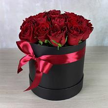 Цветочная композиция из Розы в шляпной коробке в Люблинском